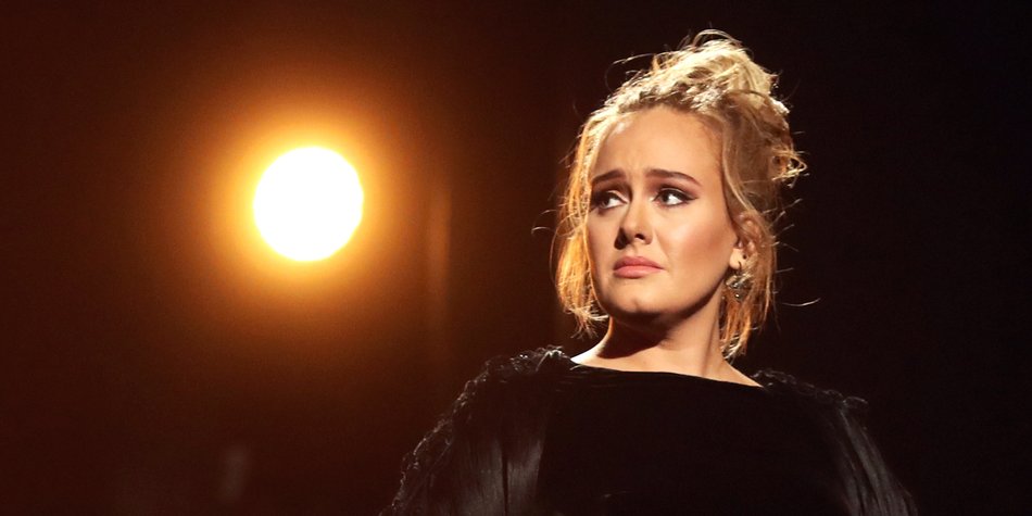 Adele spricht über schlimme Wochenbett-Depressionen Adele spricht über schlimme Wochenbett-Depressionen
