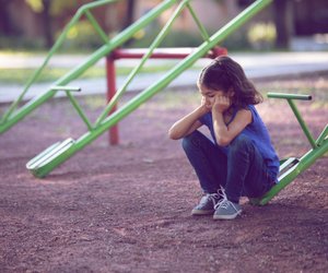 Kindheit: Diese 3 Fragen zeigen, ob dir als Kind emotionale Nähe gefehlt hat