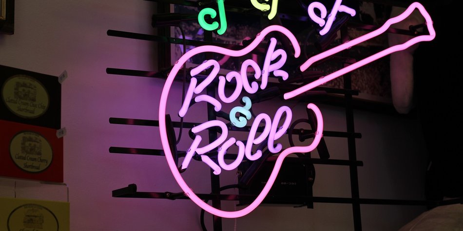 Dieses neue Neon-Make-up ist unfassbar rockig! Dieses neue Neon-Make-up ist unfassbar rockig!