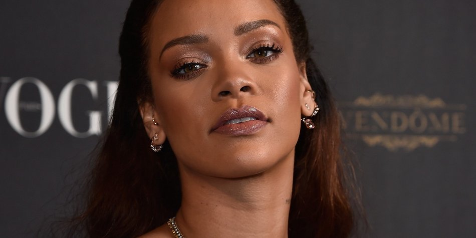 Rihanna reflektiert Chris Brown-Beziehung Rihanna reflektiert Chris Brown-Beziehung