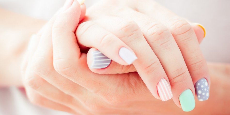Wie hält Nagellack länger? Die 6 besten Tipps! Wie hält Nagellack länger? Die 6 besten Tipps!