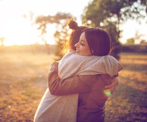 So überstehst du die Cuffing Season auch ohne Date!