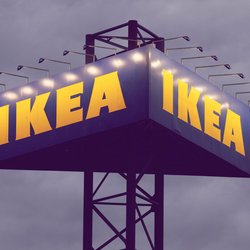 Weihnachtszauber fürs Wohnzimmer: Diese Ikea-Lampe sieht aus wie ein Geschenk