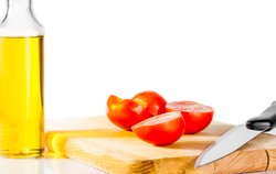 Öl und Tomaten als natürlicher Sonnenschutz Öl und Tomaten als natürlicher Sonnenschutz
