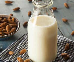 Mandelmilch selber machen: Gesund und günstig