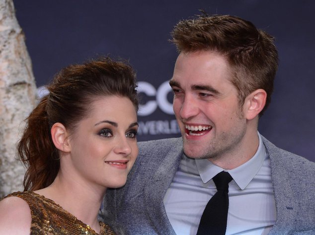 Robert Pattinson und Kristen Stewart bei einem Event Robert Pattinson und Kristen Stewart bei einem Event