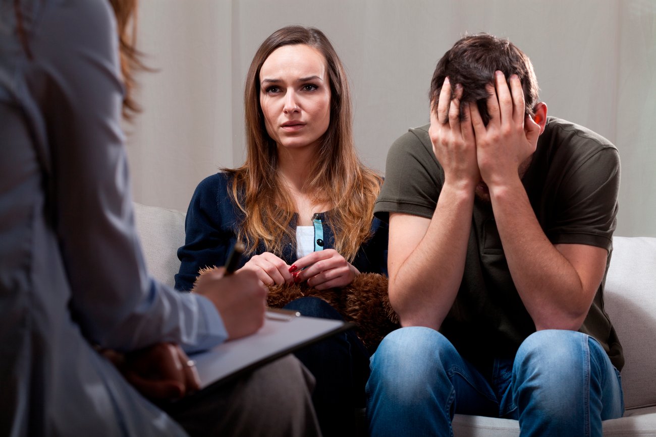 Frust im Bett kann viele Ursachen haben. Eine Sexualtherapie kann helfen. Frust im Bett kann viele Ursachen haben. Eine Sexualtherapie kann helfen.