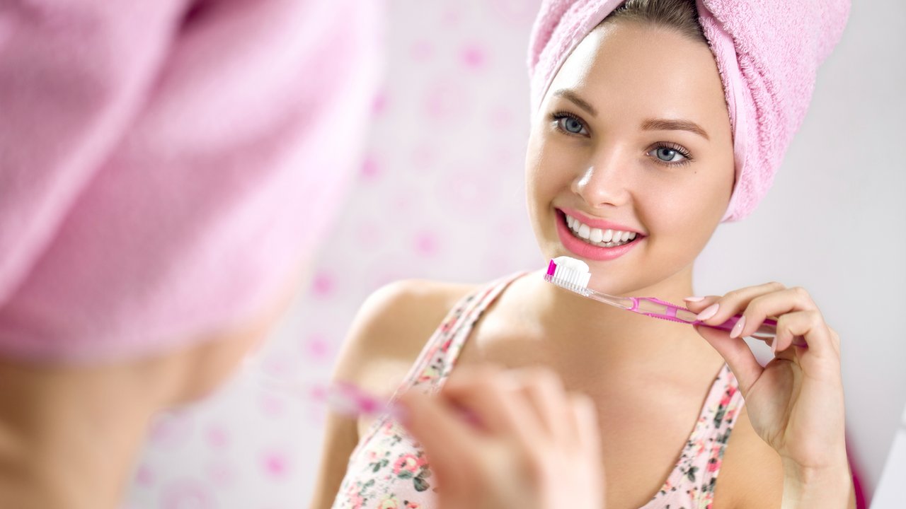 Brushing teeth as a morning procedure