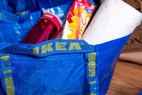 Nicht wegwerfen: 12 geniale Ideen wie du deine alten Ikea-Taschen nutzen  kannst
