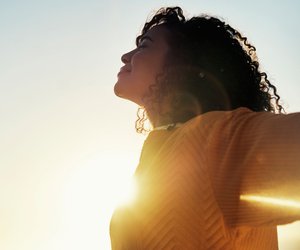 Sommer-Feeling pur: 5 Tops in Orange- und Mango-Tönen, die deinen Alltag aufhellen!