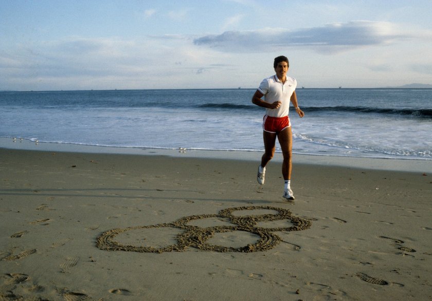 Bildnummer: 04797774  Datum: 14.06.1987  Copyright: imago/Sven Simon
Jürgen Hingsen (BR Deutschland) trainiert am Strand für die Olympischen Spiele 1988; Aufmacher, Vdia, quer, privat, BRD, Sommerspiele, Olympische Ringe, Olympiaringe, Vorschau Zehnkampf 1987, Mehrkampf, Training, Wasser Santa Barbara Leichtathletik OS Sommer Herren Einzel Einzelbild Privatbild Werbemotiv Personen

Image number 04797774 date 14 06 1987 Copyright imago Sven Simon Jürgen Hingsen BR Germany trained at Beach for The Olympic Games 1988 Highlight Vdia horizontal Private Germany Summer Games Olympic Rings Olympic rings Preview Decathlon 1987 More struggle Training Water Santa Barbara Athletics OS Summer men Singles Single Private Highlight Human Beings 