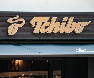 Macht dein Sofa zur Wohlfühloase: Entdecke die gemütliche Kuscheldecke bei Tchibo