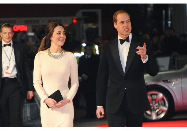Kate Midleton und Prinz William bei einer Filmpremiere Kate Midleton und Prinz William bei einer Filmpremiere
