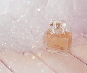 Dieser&#x20;sinnliche&#x20;Beerenduft&#x20;mit&#x20;k&#x00F6;stlicher&#x20;Gourmand&#x2011;Note&#x20;verzaubert&#x20;dich&#x20;im&#x20;Winter