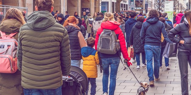 Typisch deutsche Kleidung: Stimmen die Klischees über unseren Kleiderschrank?