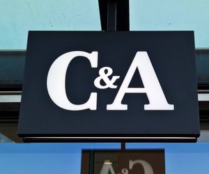 Dieser Samt-Minirock von C&A wäre für Hermine Granger ein festlicher Favorit