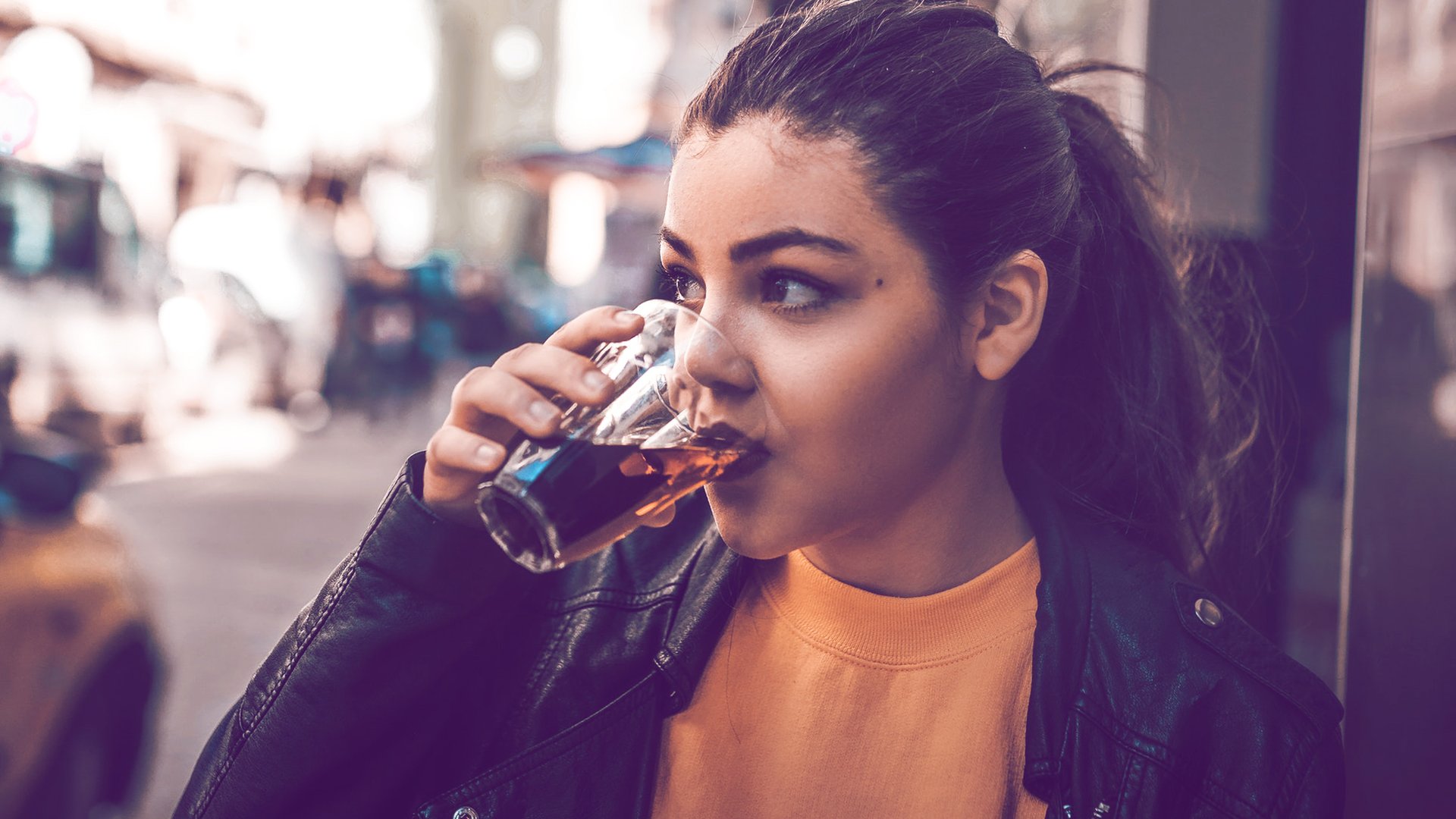 Diese-negativen-Auswirkungen-hat-Alkohol-auf-deine-Haut