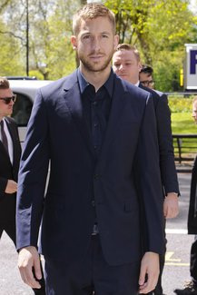 Calvin Harris bei den Ivor Novello Awards in London Calvin Harris bei den Ivor Novello Awards in London