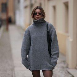 Wieso gerade alle nur noch dieses Strickkleid aus dem H&M-Sale tragen
