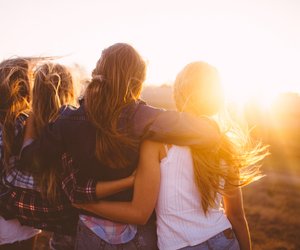 Was sagt die Psychologie über deinen Freundestyp? Finde es im Persönlichkeitstest heraus!