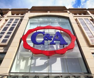 Schnell zuschlagen: C&A hat den bisher schönsten Winter-Cardigan 2022 im Angebot!