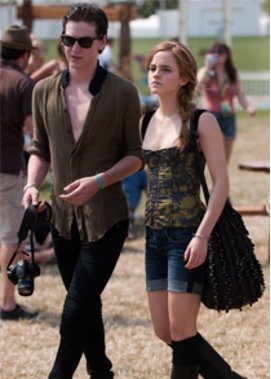 Emma Watson besuchte das Glastonbury Festival Emma Watson besuchte das Glastonbury Festival