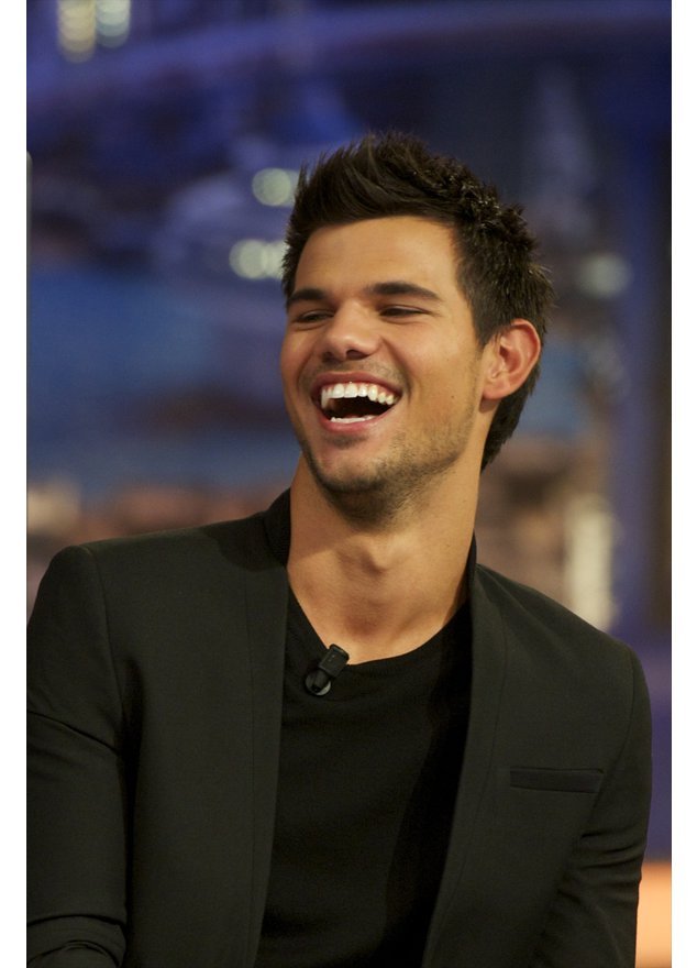 Taylor Lautner lacht Taylor Lautner lacht