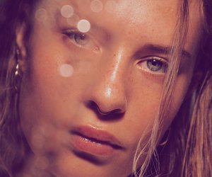 „Glazed Skin”: Das ist der neue Beauty-Trend des Sommers 2022!