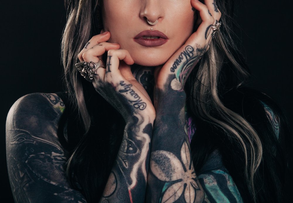 KnastTattoos Welche Bedeutung haben Träne, 5 Punkte und Co.?