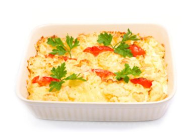 Ein leckerer Tomaten-Kartoffelpüree-Mozzarella-Auflauf Ein leckerer Tomaten-Kartoffelpüree-Mozzarella-Auflauf