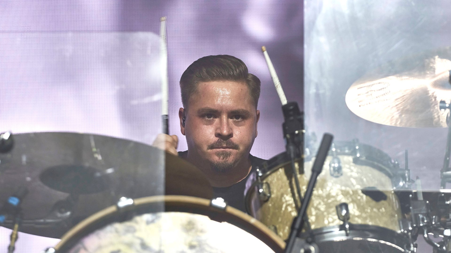 Tokio-Hotel-Star-Gustav-Sch-fer-Das-ist-die-Ehefrau-des-Schlagzeugers