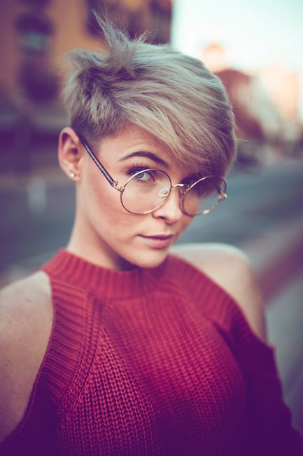 Damen sidecut kurzhaarfrisur Undercut Sidecut