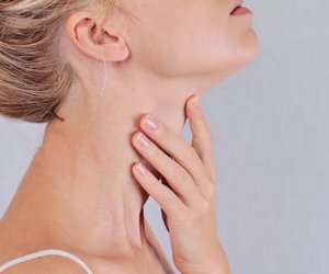 Pickel am Hals: Ursachen und Behandlungstipps