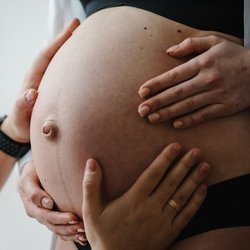 Aktives Baby im Bauch: Später auch ein lebhaftes Kind?