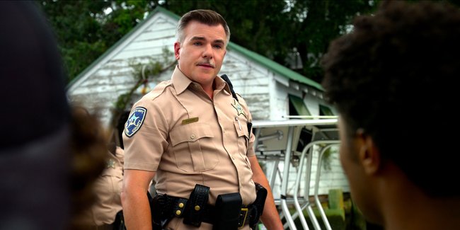 Netflix Outer Banks Deputy Shoupe Cullen Moss