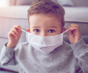 Sind Schutzmasken für Kinder gefährlich? Ein Kinderarzt klärt auf