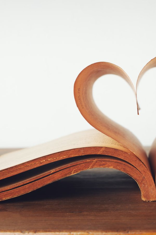 Liebesgedichte für ihn: Die 8 schönsten Lyrik-Werke