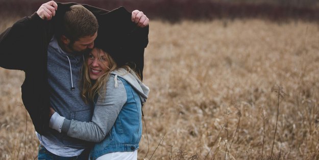 Von Freundschaft zu Liebe: 10 Romane, die du unbedingt lesen musst