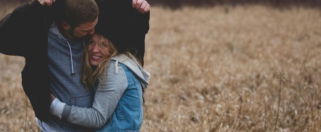 Von Freundschaft zu Liebe: 10 Romane, die du unbedingt lesen musst