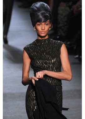 Frisurentrends bei Jean-Paul Gaultier auf der Fashion Week Paris. Frisurentrends bei Jean-Paul Gaultier auf der Fashion Week Paris.