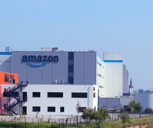 Diese trendige Solarlampe von Amazon holt sich jeder für den Balkon