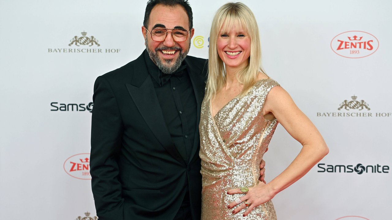 Adnan Maral, Franziska Maral, 49.Deutscher Filmball, Roter Teppich,Red Carpet, am 25.01.2024 im H o t e l B a y e r i s c h e r H o f, M u e n c h e n. *** Adnan Maral, Franziska Maral, 49 German Film Ball, Red Carpet, on 25 01 2024 at H o t e l B a y e r i s c h e r H o f, M u e n c h e n