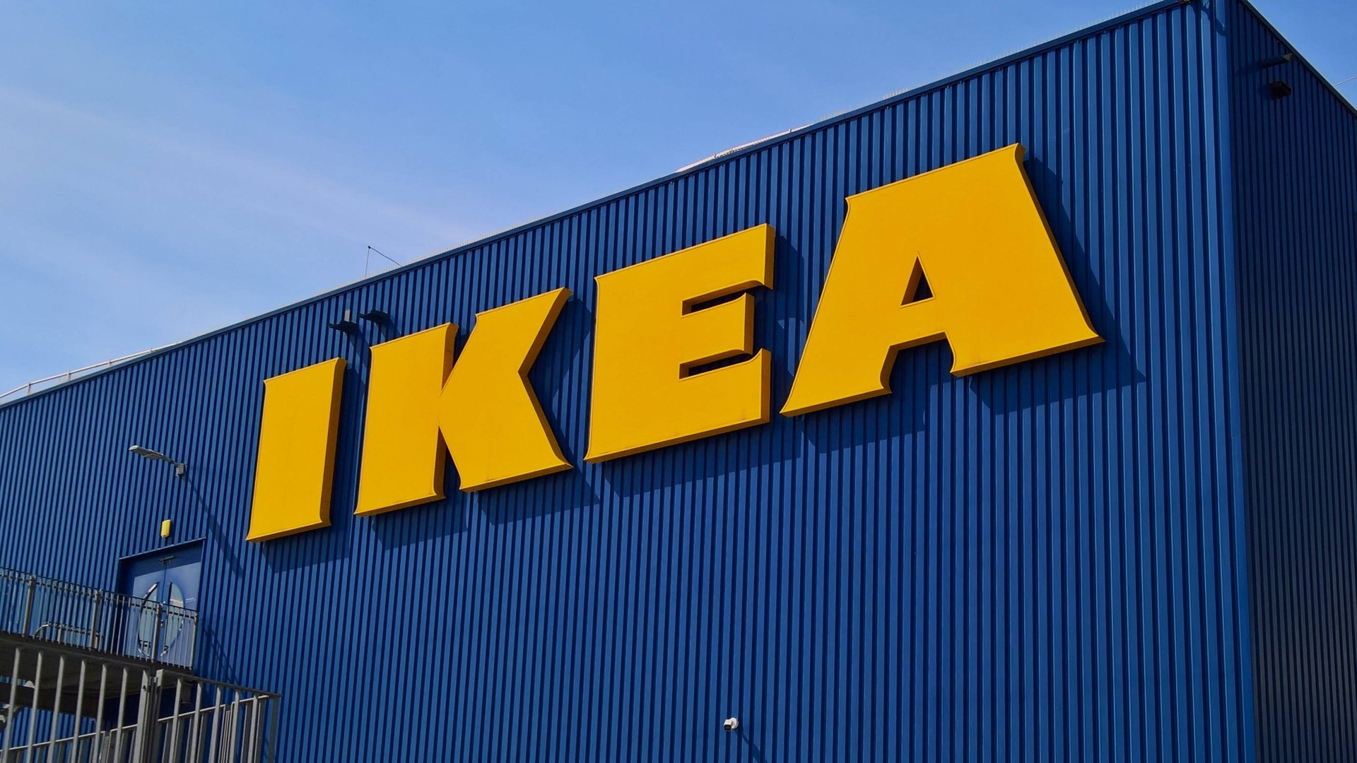 Der-Ikea-Couchtisch-im-verspielten-Stil-macht-deinen-Garten-noch-sch-ner