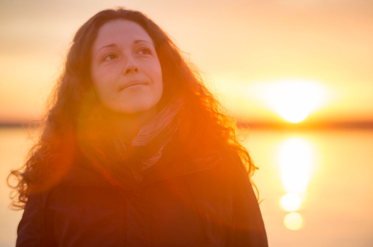 Mädchen bei Sonnenuntergan Mädchen bei Sonnenuntergan