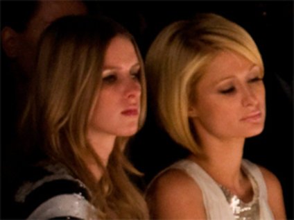 Paris Hilton mit Schwester Nicky Hilton bei der Fashion Week New York Paris Hilton mit Schwester Nicky Hilton bei der Fashion Week New York