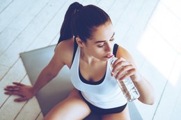Alkohol und Sport - Wasser trinken Alkohol und Sport - Wasser trinken