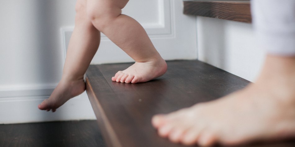 O-Beine beim Baby: Erkennen und Behandeln der Kniefehlstellung