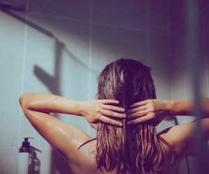 Stumpf statt Glanz? 5 Fehler, die du beim Haarewaschen begehen kannst