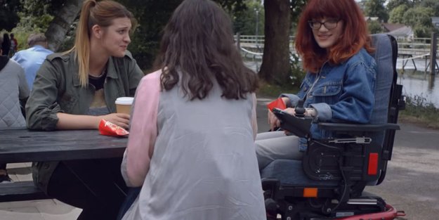 Geniale Süßigkeiten-Werbung über einen Handjob