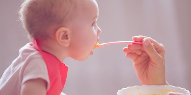 Babybrei: Warum sollte Beikost Öl enthalten?